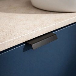 Elegancki uchwyt meblowy LARTE krawędziowy czarny